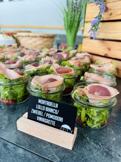 Mortadella / Lollo-Bianco / Zwiebel / getrocknete  Pomodori / Vinaigrette