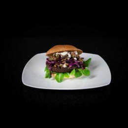 Rinder Burger/Rinder-Patty v. fränk. Weidelandrind/Honig-Senf-Dip/Ziegenkäse/Rotkohlsalat/Körner Crunch - Ansicht 